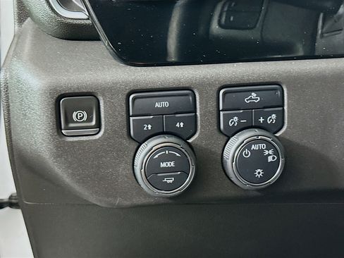 Used 2023 Chevrolet Silverado 1500 LT image 16