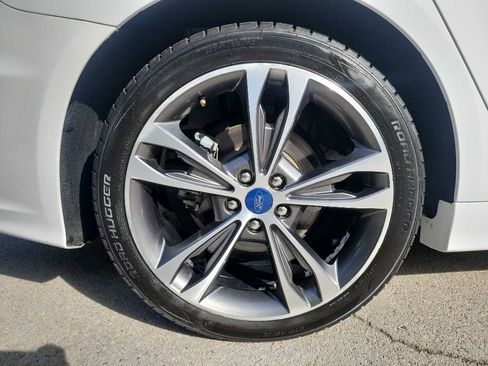 Used 2019 Ford Fusion Titanium image 11