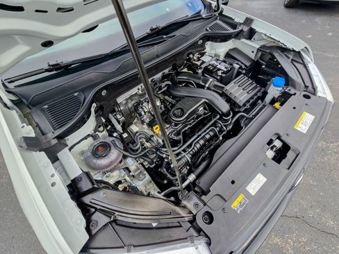 Used 2024 Volkswagen Taos SE w/ Taos Adventure Package image 50