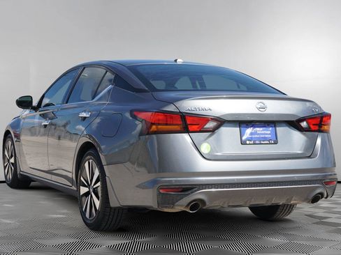 Used 2019 Nissan Altima 2.5 SV FWD image 6