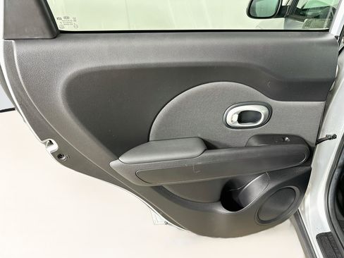 Used 2016 Kia Soul FWD image 24