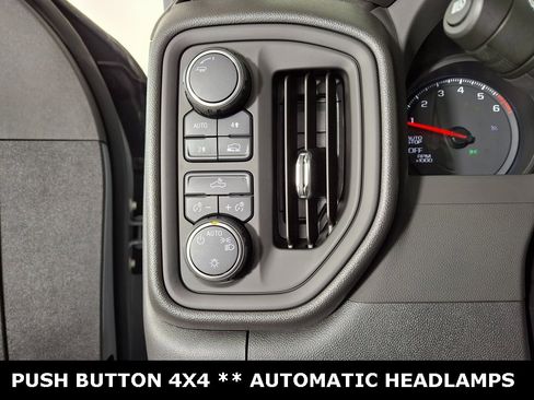 Used 2024 Chevrolet Silverado 1500 Custom image 14