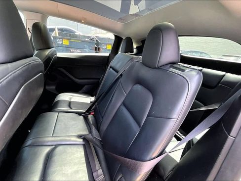 Used 2024 Tesla Model Y Long Range AWD/4WD image 15