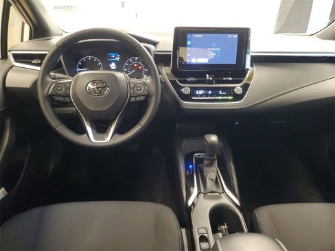 Used 2025 Toyota Corolla SE image 9