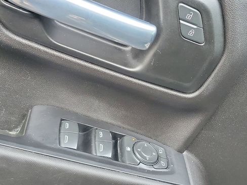 Used 2020 Chevrolet Silverado 1500 Custom w/ Custom Value Package image 25