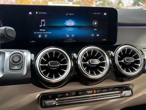 Used 2023 Mercedes-Benz GLB 250 image 17