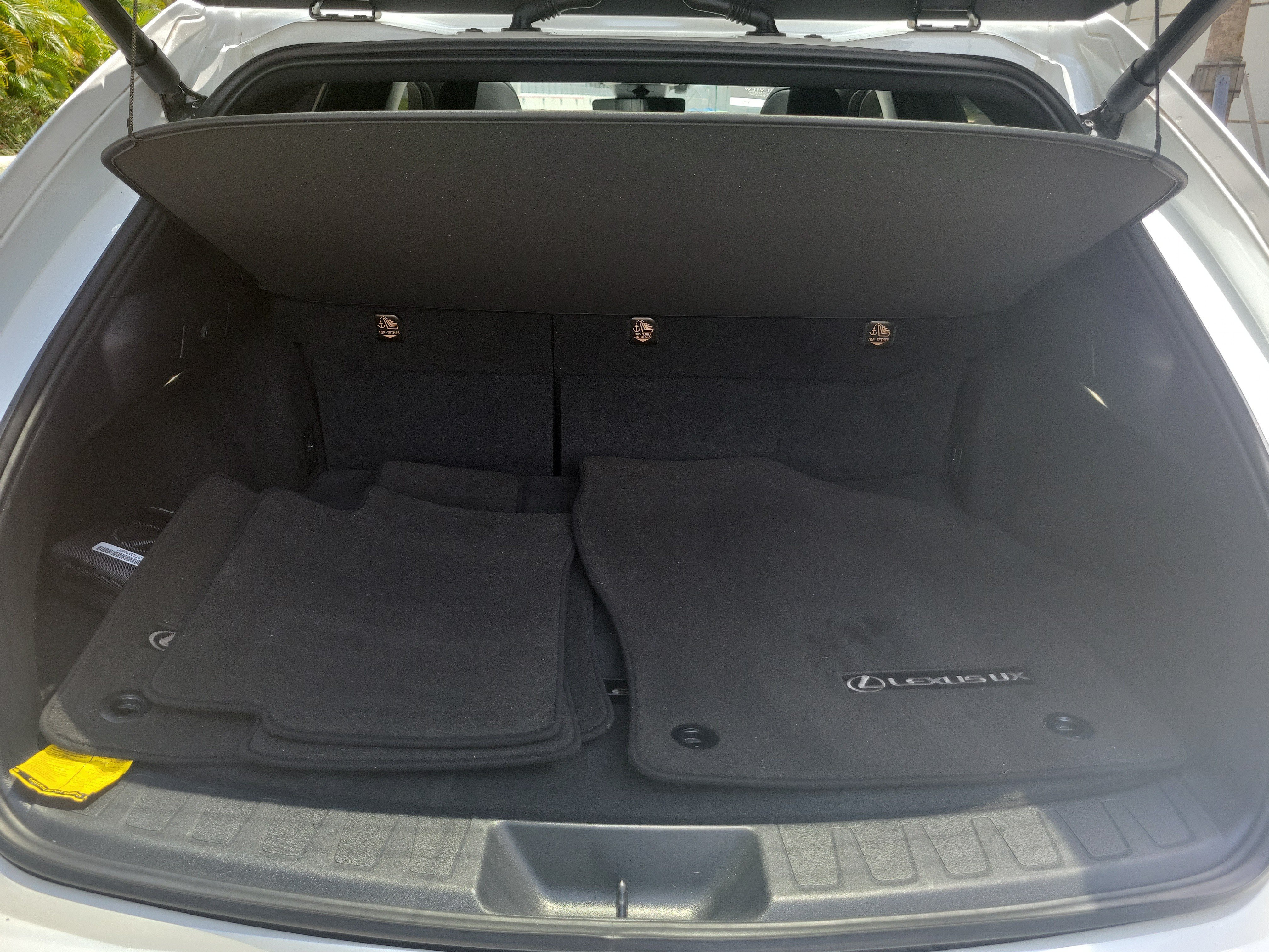 Used 2023 Lexus UX 250h FWD w/ Accessory Package (Z1) image 9