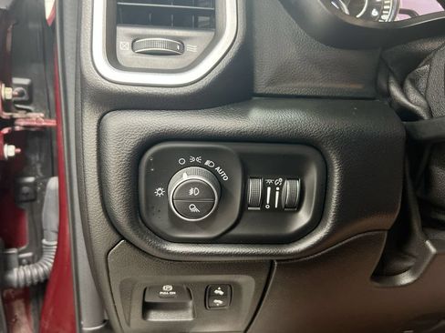 Used 2019 RAM 1500 Big Horn AWD/4WD image 19