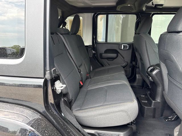 Used 2024 Jeep Wrangler Unlimited w/ Convenience Group AWD/4WD image 11