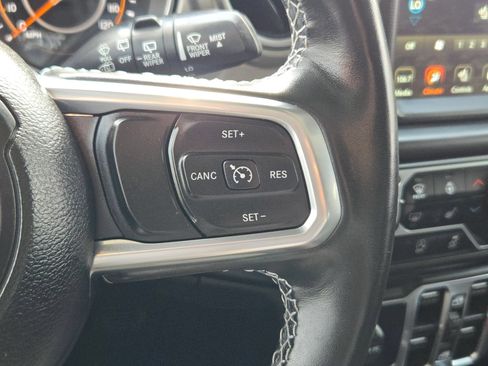 Used 2022 Jeep Wrangler Unlimited Sahara w/ Cold Weather Group AWD/4WD image 21
