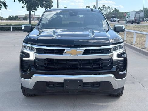 Used 2024 Chevrolet Silverado 1500 LT w/ Z71 Off-Road Package AWD/4WD image 2