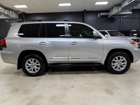 Used 2015 Toyota Land Cruiser image 7