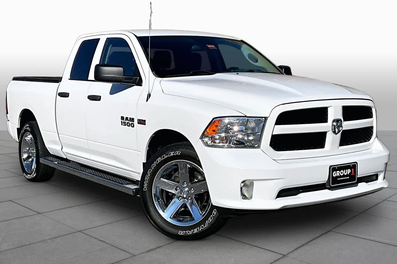 Used 2017 RAM 1500 Express w/ Express Value Package AWD/4WD image 3