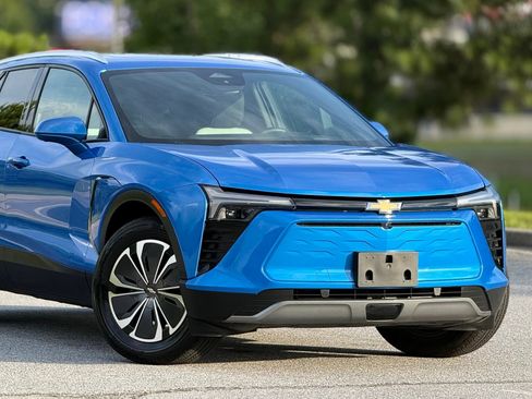 Used 2024 Chevrolet Blazer EV LT AWD/4WD image 47