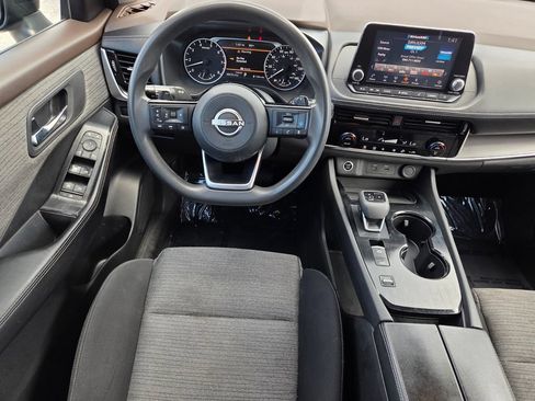 Used 2022 Nissan Rogue SV FWD image 8