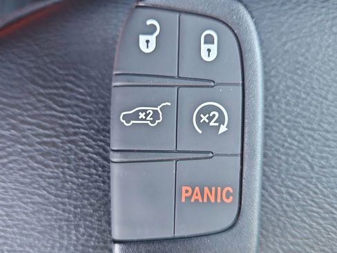 New 2026 Jeep Compass Latitude w/ Sun and Sound Group image 32