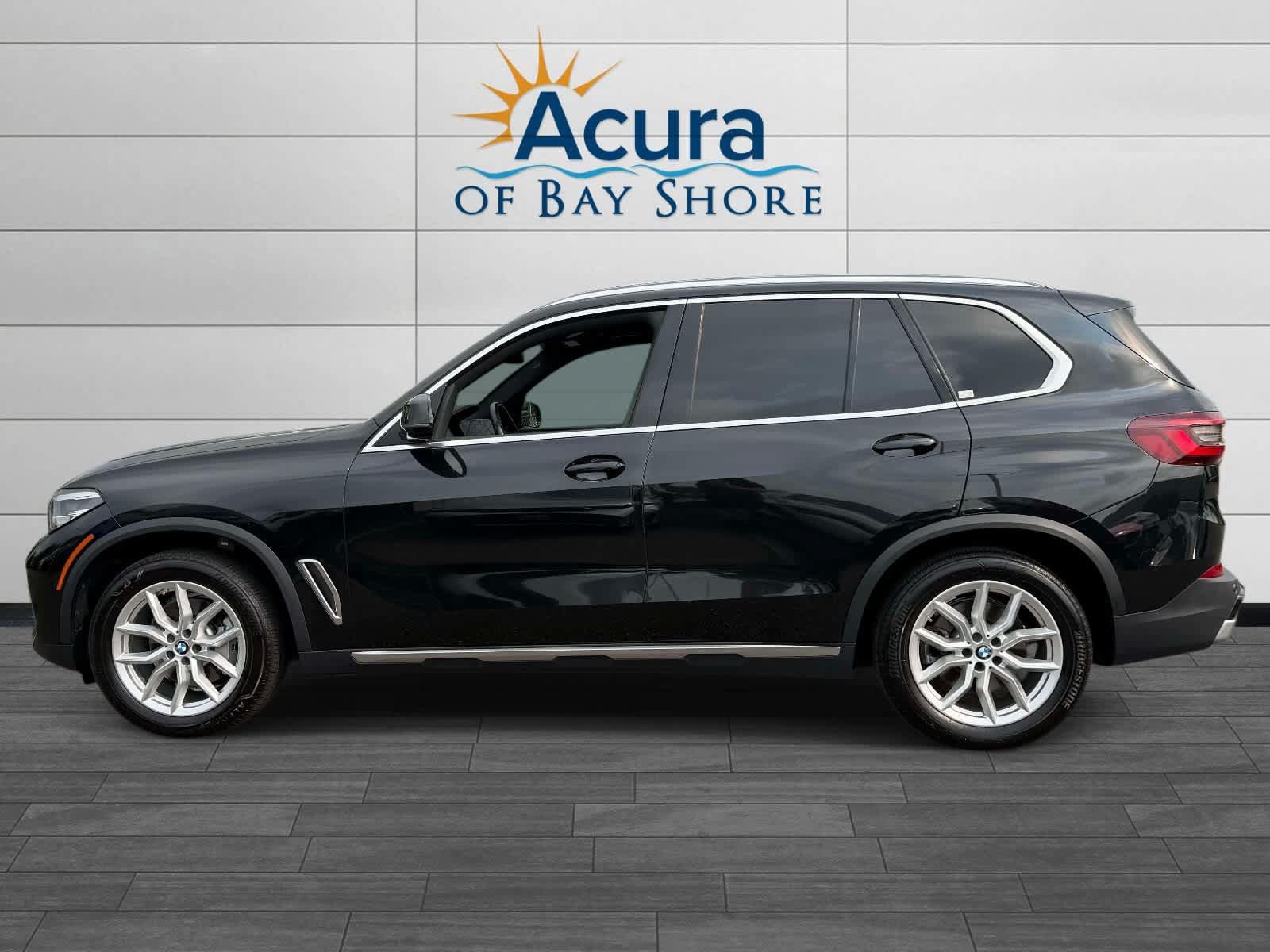 Used 2023 BMW X5 xDrive40i w/ Premium Package AWD/4WD image 4