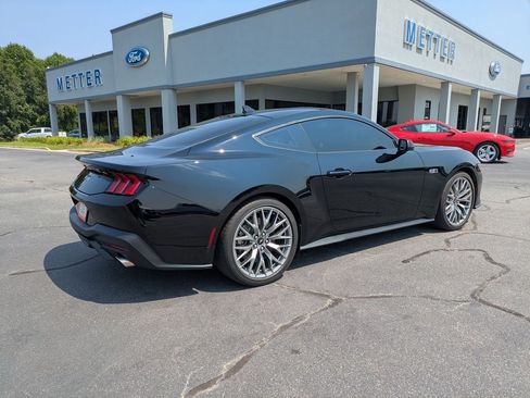 Used 2025 Ford Mustang GT Premium RWD image 4