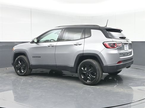 Used 2018 Jeep Compass Latitude w/ Popular Equipment Group image 7