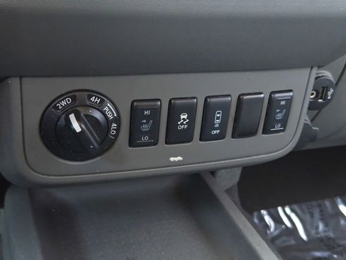 Used 2019 Nissan Frontier SV w/ Value Truck Package AWD/4WD image 20