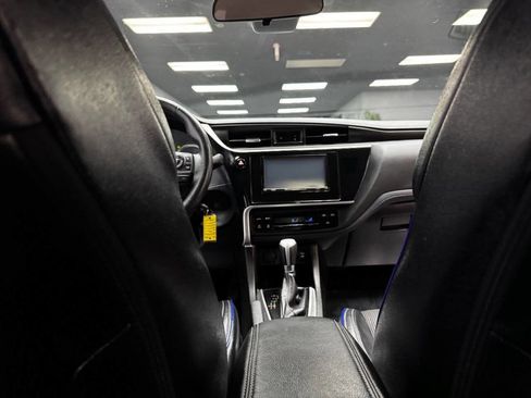Used 2019 Toyota Corolla SE FWD image 40