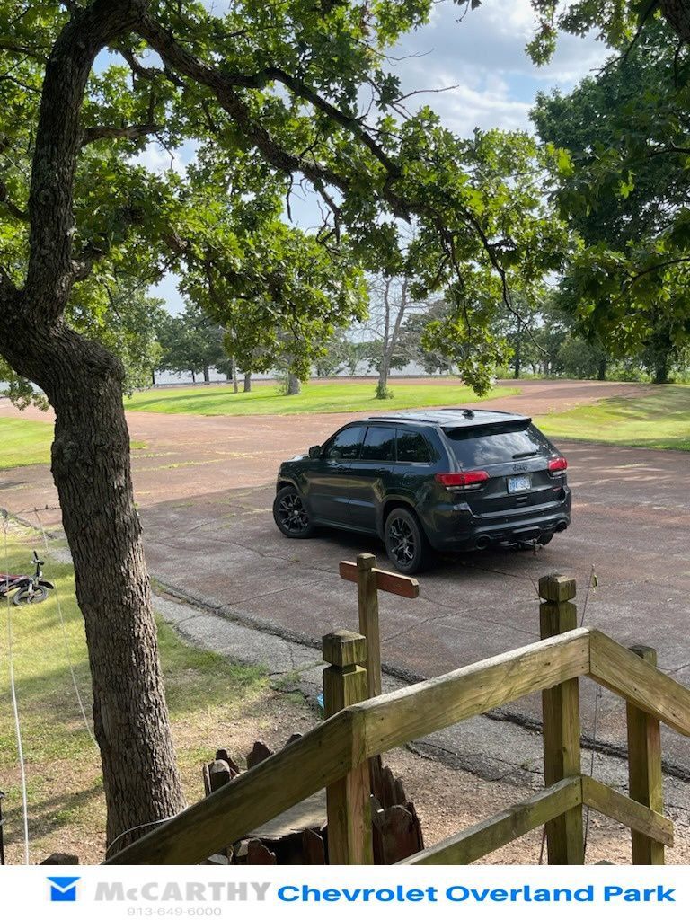 Used 2015 Jeep Grand Cherokee SRT AWD/4WD image 3