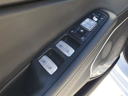 Used 2021 Genesis G90 3.3T Premium image 18