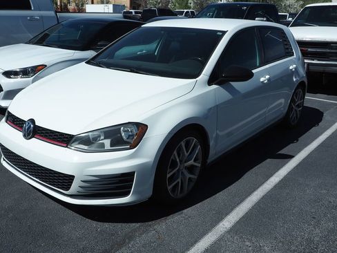 Used 2015 Volkswagen Golf 4-Door image 2