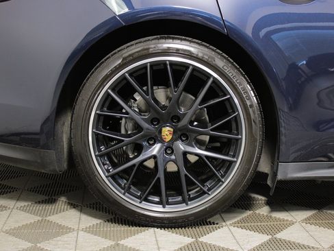 Used 2023 Porsche Panamera 4 Platinum Edition w/ Assistance Package image 41