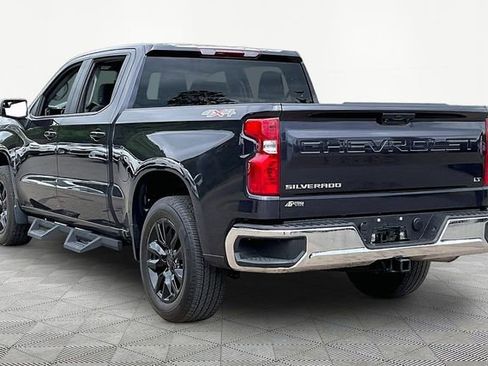 Used 2022 Chevrolet Silverado 1500 LT AWD/4WD image 4