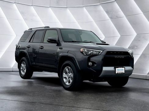 Used 2016 Toyota 4Runner Trail Premium AWD/4WD image 3