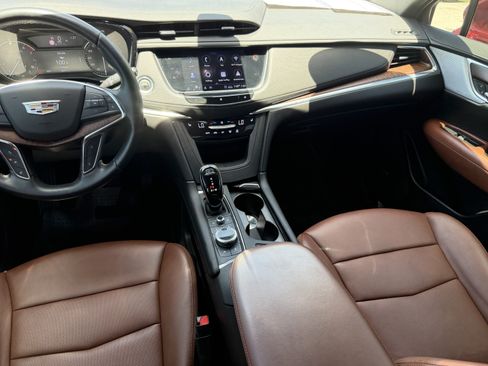 Used 2020 Cadillac XT5 Premium Luxury FWD image 16