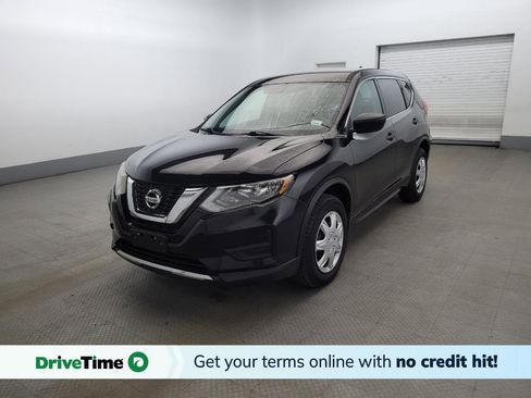 Used 2017 Nissan Rogue S image 1
