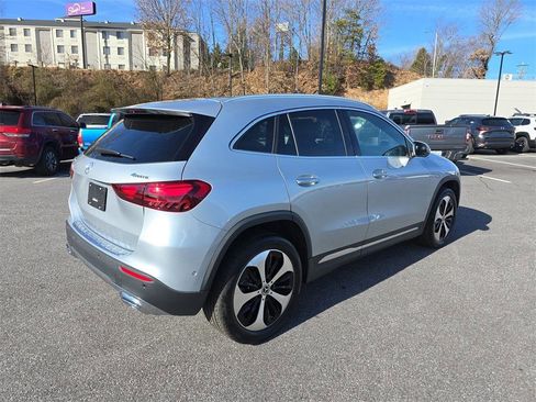 Used 2025 Mercedes-Benz GLA 250 4MATIC image 3