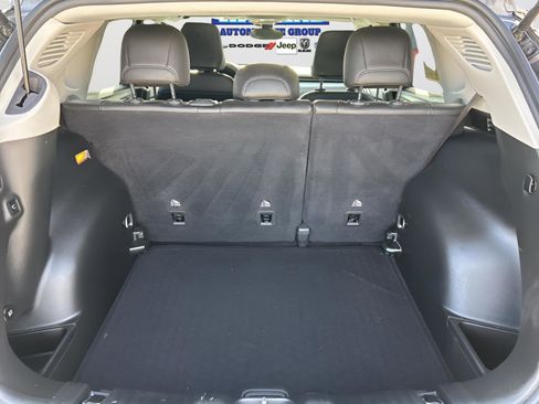 Certified 2022 Jeep Compass Latitude w/ Convenience Group image 33