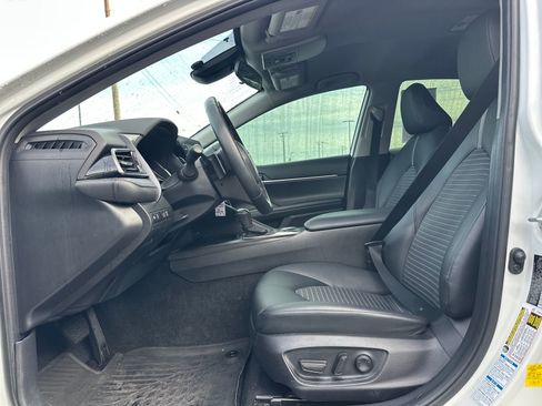 Used 2023 Toyota Camry SE image 10