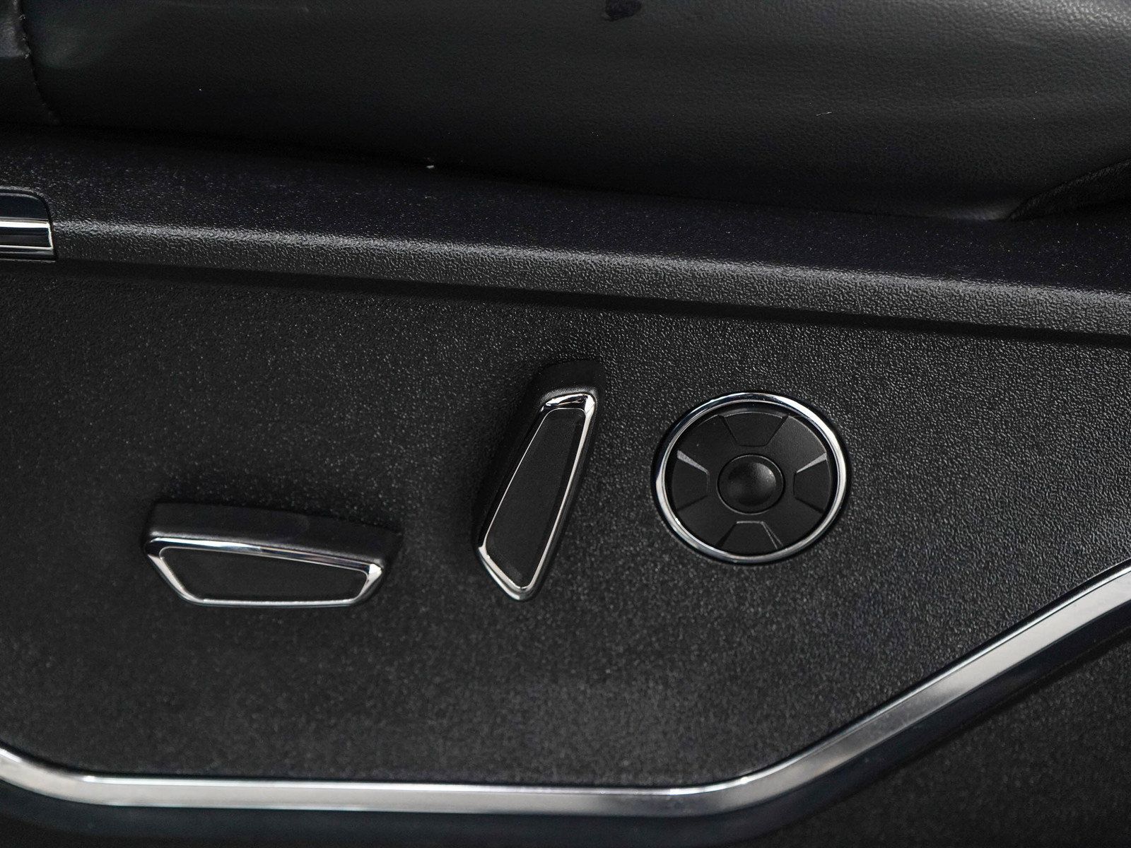 Used 2024 Ford F150 Platinum AWD/4WD image 25