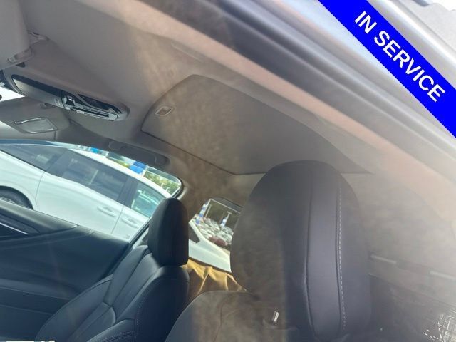 Used 2025 Subaru Outback Touring AWD/4WD image 11