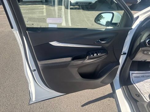 Used 2023 Chevrolet Bolt EUV LT w/ Comfort Package FWD image 12