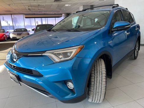 Used 2018 Toyota RAV4 Limited w/ Advanced Technology Package image 3