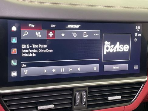 Certified 2022 Porsche Cayenne Platinum Edition AWD/4WD image 31