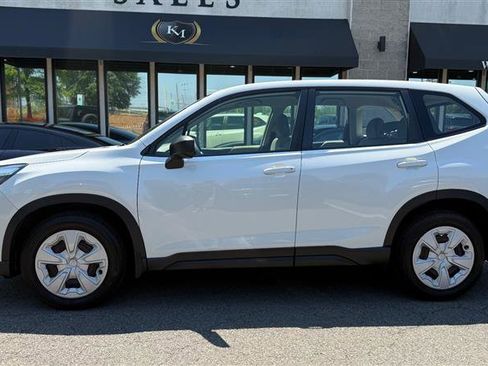Used 2020 Subaru Forester AWD/4WD image 4