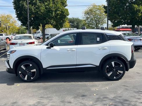New 2026 Nissan Kicks SR w/ Cold Weather Package AWD/4WD image 2
