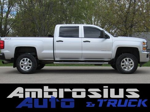 Used 2015 Chevrolet Silverado 2500 LT w/ Z71 Package, Off-Road AWD/4WD image 2