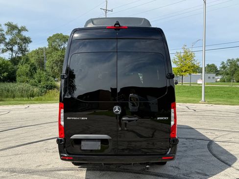 Used 2020 Mercedes-Benz Sprinter 2500 image 7
