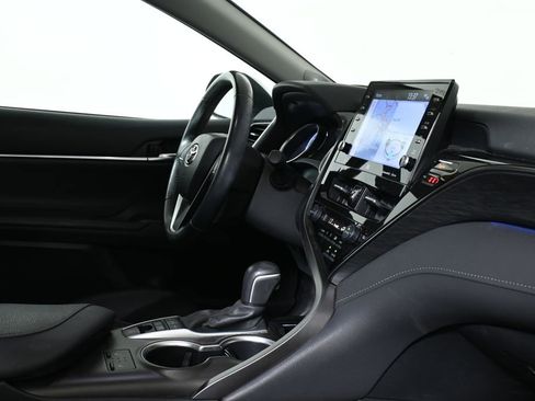 Used 2021 Toyota Camry XLE w/ Navigation Upgrade Package FWD image 8