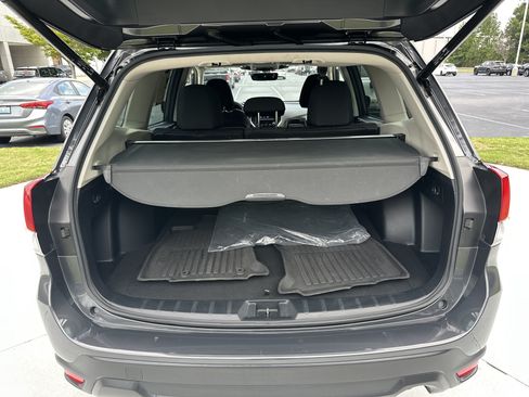 Used 2023 Subaru Forester Premium AWD/4WD image 32