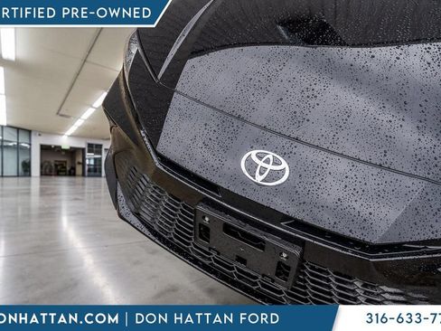 Used 2025 Toyota Camry SE FWD image 32