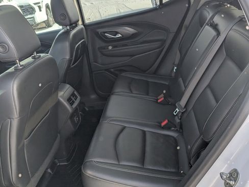 Used 2022 GMC Terrain SLT image 16
