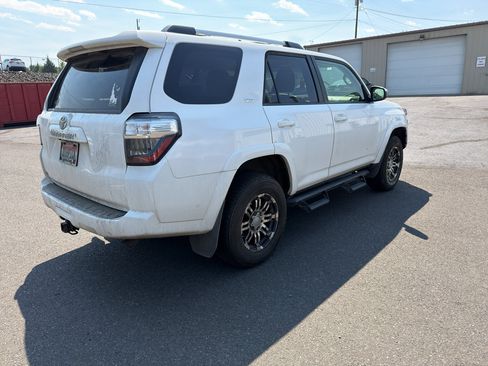 Used 2019 Toyota 4Runner SR5 AWD/4WD image 6